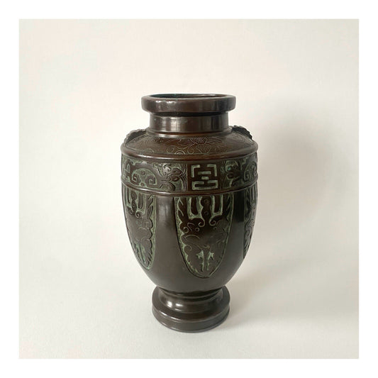 Japanese Bronze Vase from the Meiji Period (1868-1912) - Traditional Antique Motifs