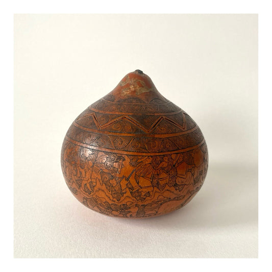 Handcrafted engraved calabash from Peru - Traditional Andean folk art, late 19th century
