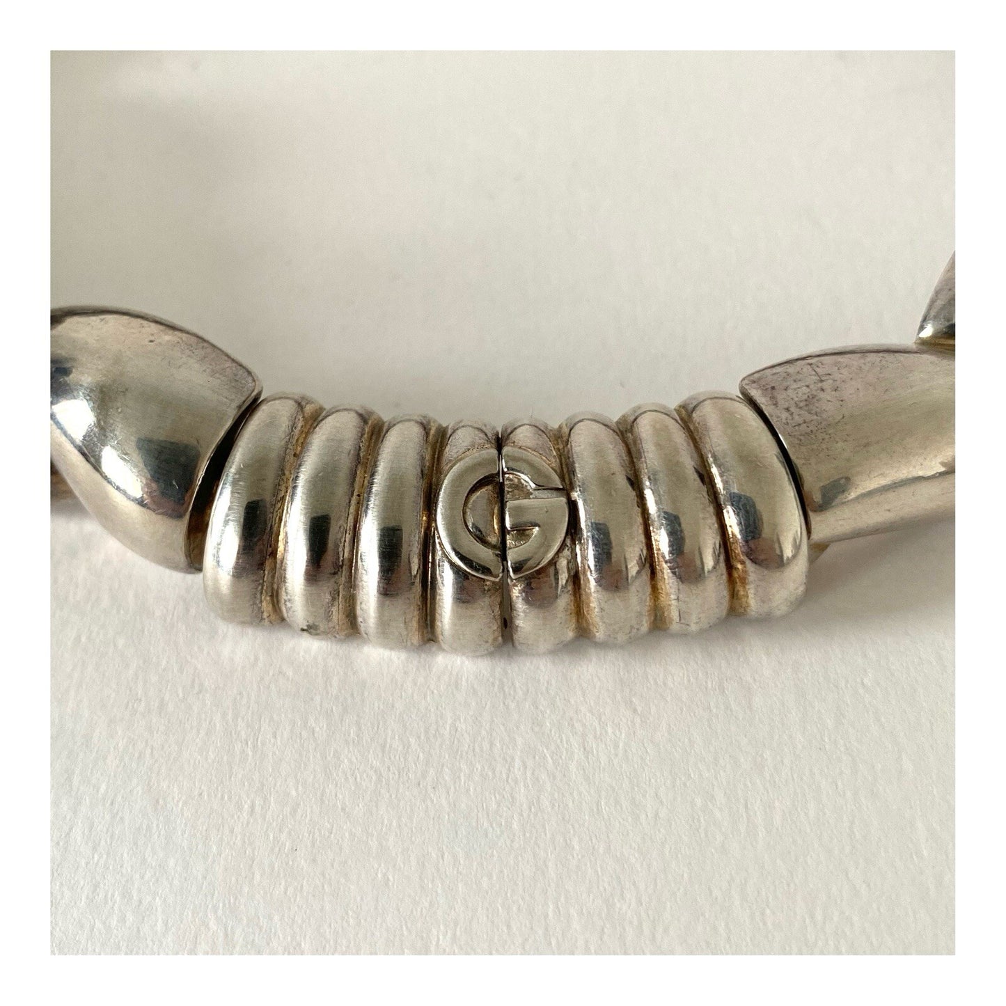 Collier Givenchy Vintage Design Moderniste en Métal argenté - Années 1980s